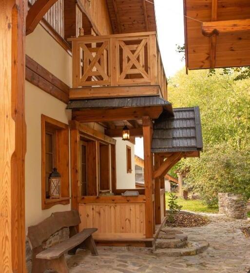 ペンション Gniazdo W Parku