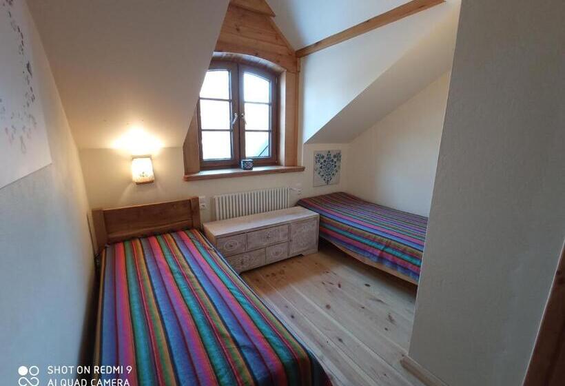 ペンション Gniazdo W Parku