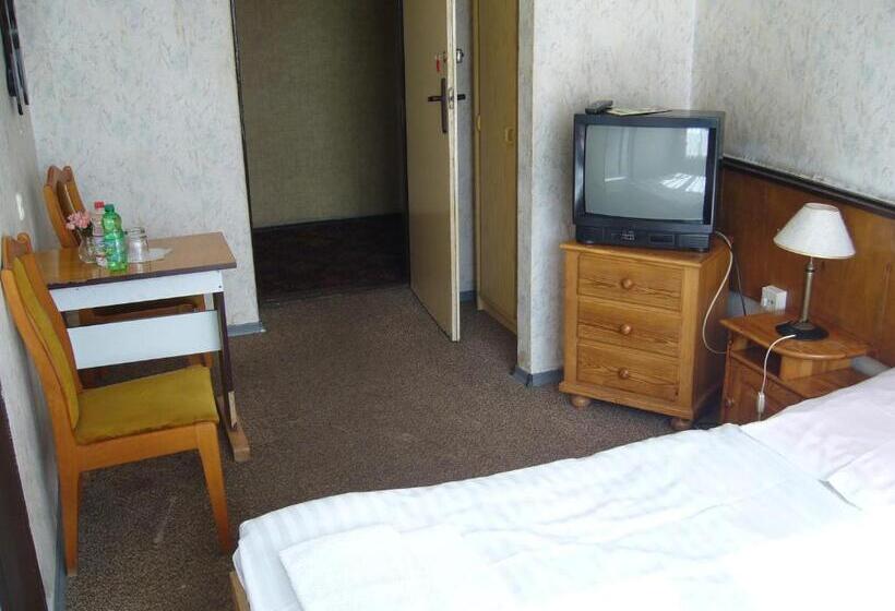 פנסיון Karet Obiekt Hotelowy