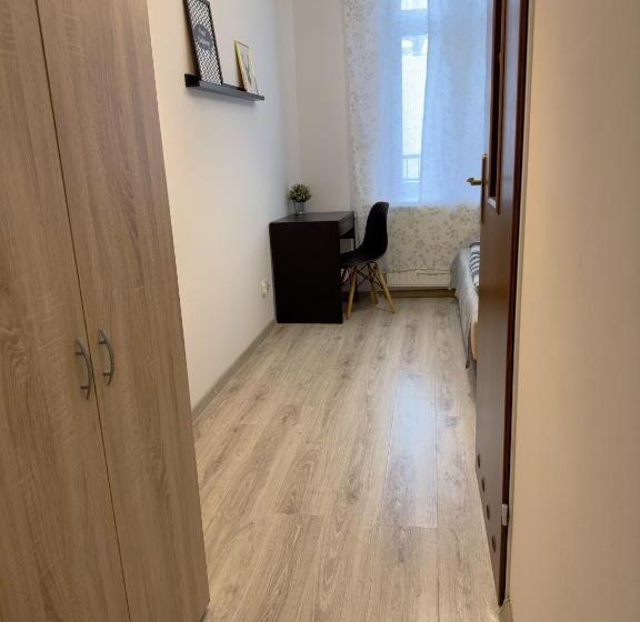 پانسیون Kwadrat Apartamenty Grottgera