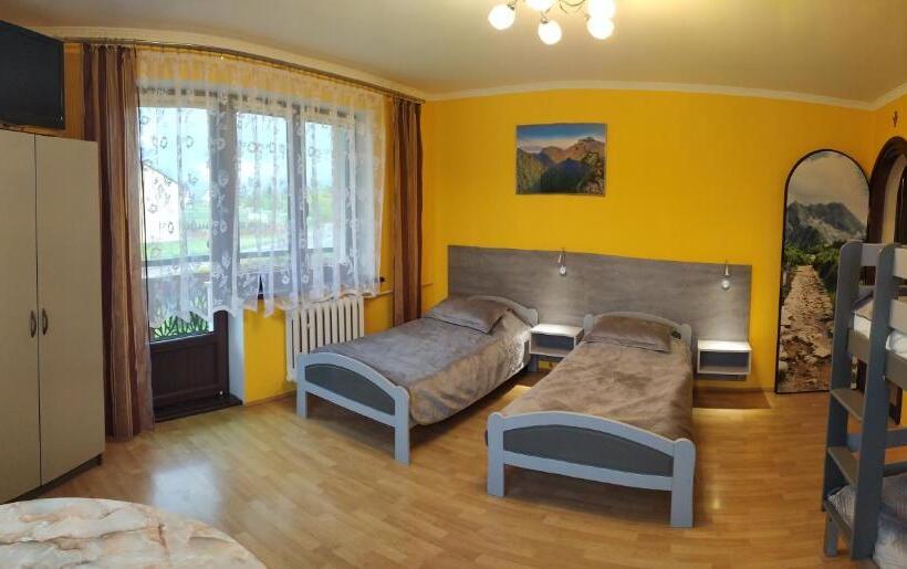 ペンション Noclegi Arenda