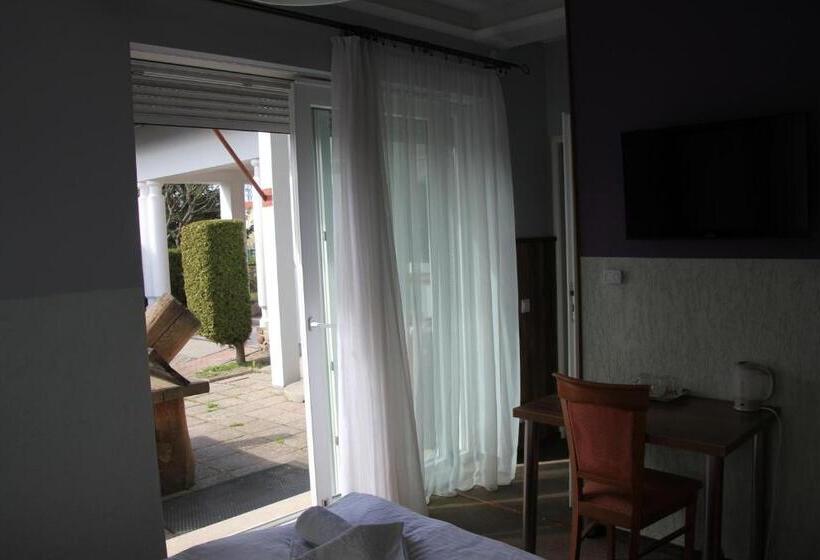 پانسیون Pensjonacik Elmi