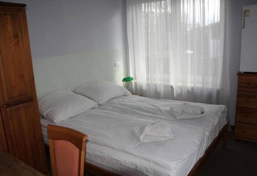 پانسیون Pensjonacik Elmi