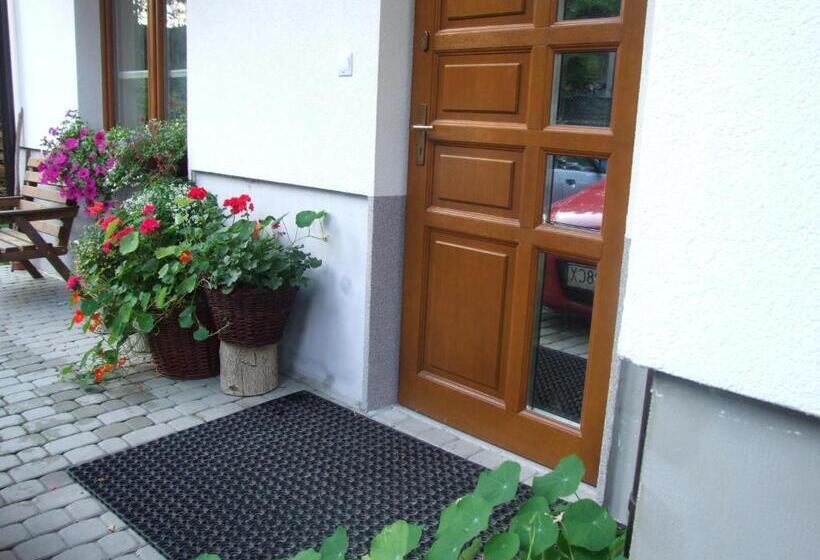 بنسيون Pokoje I Apartamenty Pod Jaworzyną W Koninkach