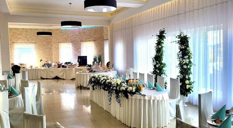 פנסיון Restauracja Hotel Graal