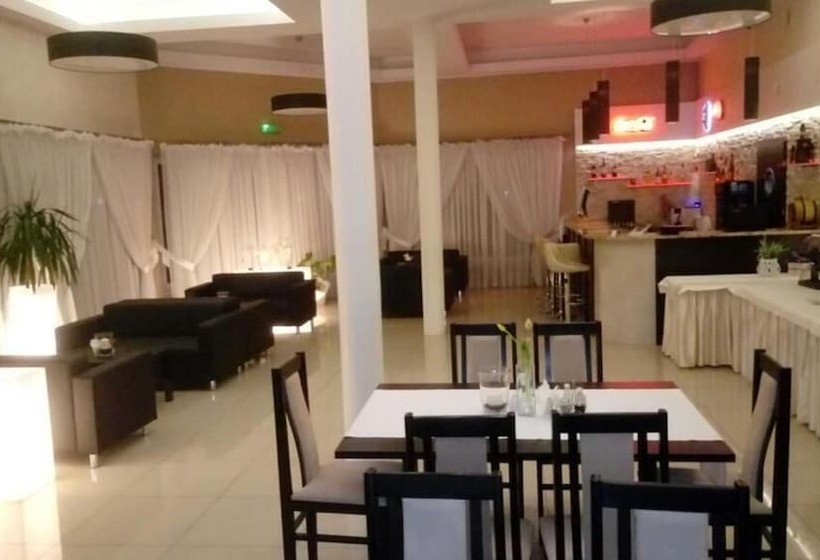 פנסיון Restauracja Hotel Graal