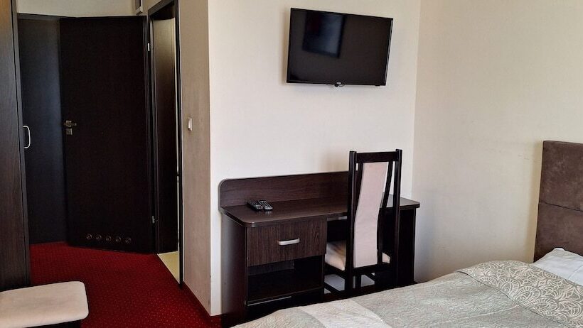 פנסיון Restauracja Hotel Graal