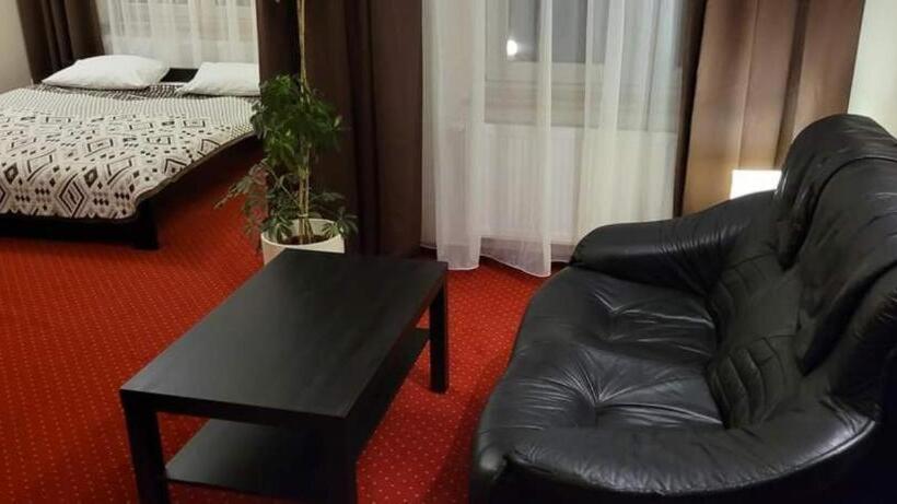 פנסיון Restauracja Hotel Graal