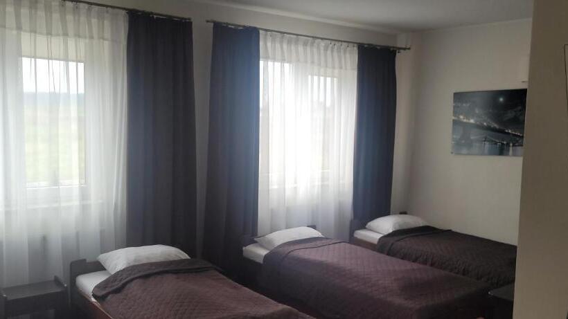 פנסיון Restauracja Hotel Graal