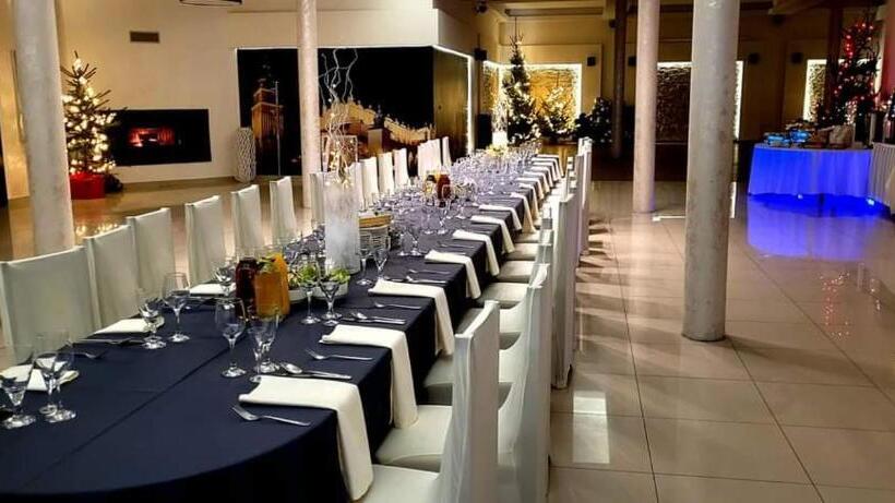 פנסיון Restauracja Hotel Graal