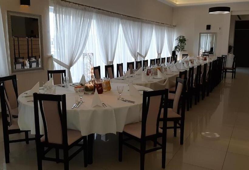 פנסיון Restauracja Hotel Graal