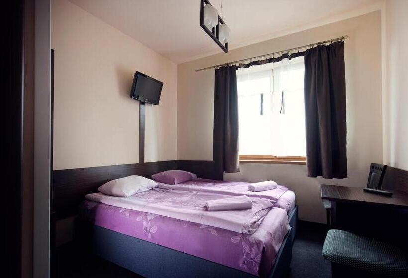 بنسيون Willa Czarownica