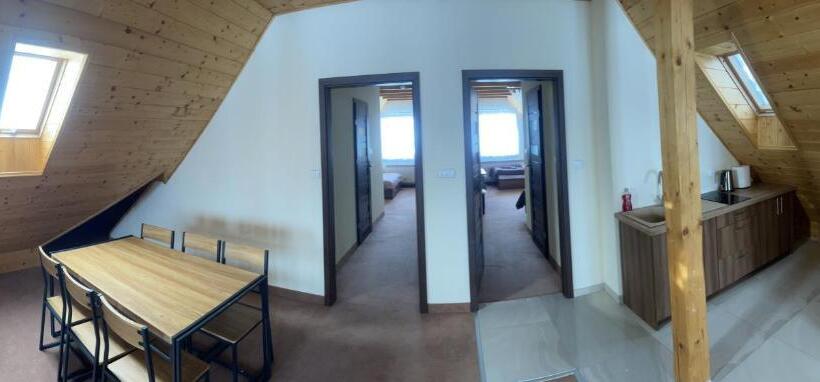 ペンション Willa Rembisz