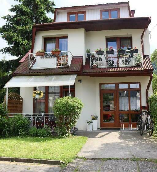 ペンション Wynajem Pokoi Krościenko Halina Stołowska