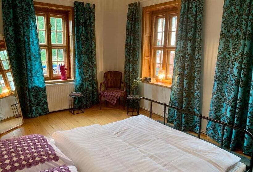 פנסיון Zajazd Hubert