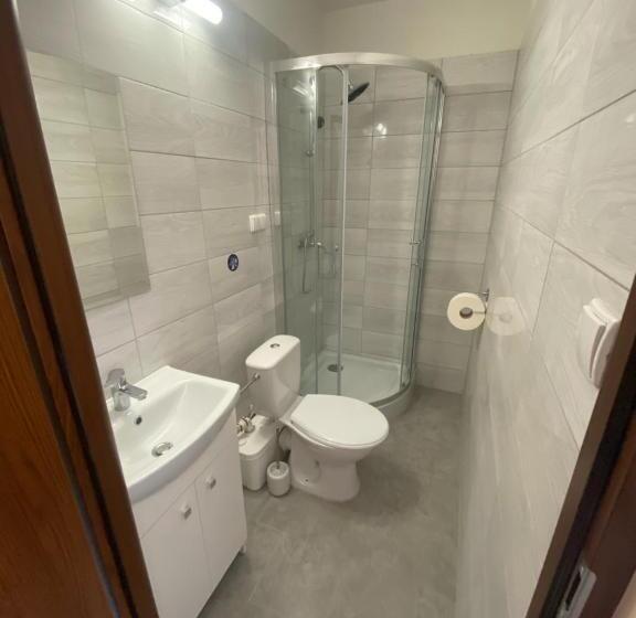 Pensjonat & Restauracja Lustrzany Zakątek