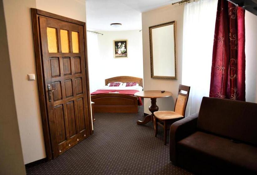 渡假胜地 Dwór Dziekanów