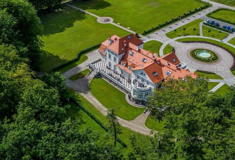 渡假胜地 Pałac łebunia