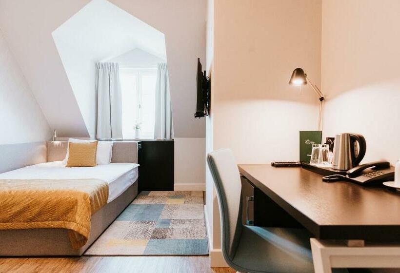 渡假胜地 Pałac łebunia