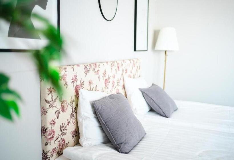 ホテル Restauracja Balton