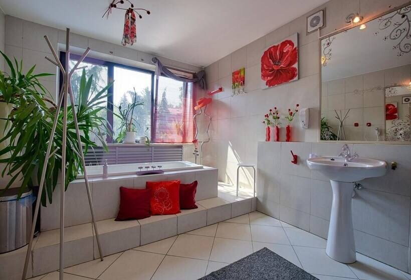 ユースホステル Dom Tu I Teraz