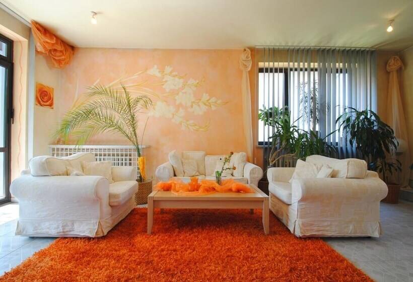 ユースホステル Dom Tu I Teraz