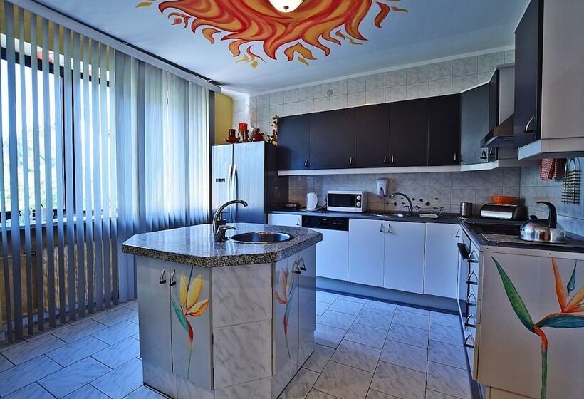 ユースホステル Dom Tu I Teraz