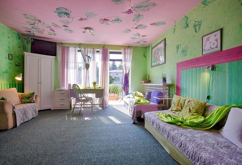 ユースホステル Dom Tu I Teraz