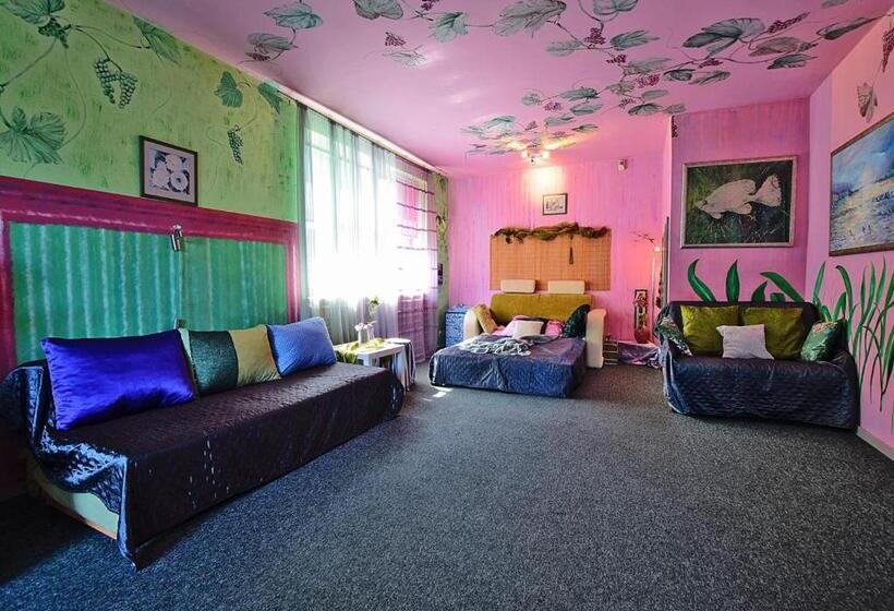 ユースホステル Dom Tu I Teraz