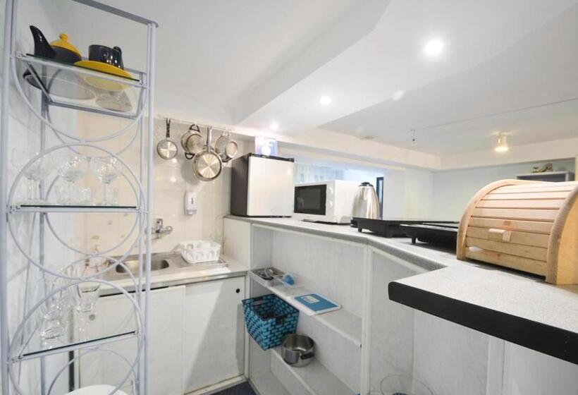 ユースホステル Dom Tu I Teraz