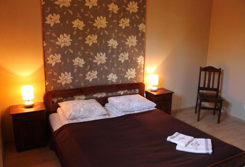 هاستل Domek Na Prowincji