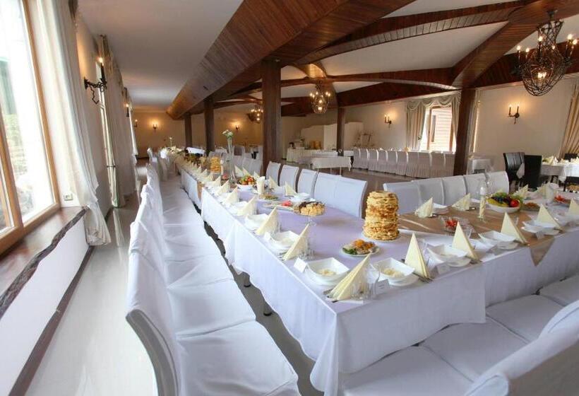 ユースホステル Gościniec Pod Strzechą