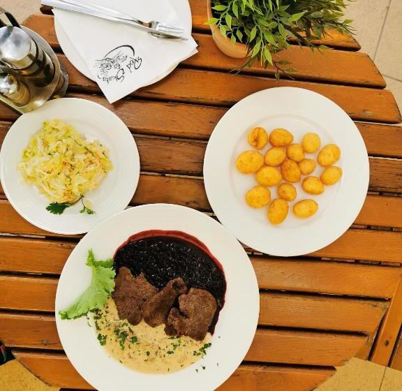 旅馆 I Restauracja Pod Skałą Jasło