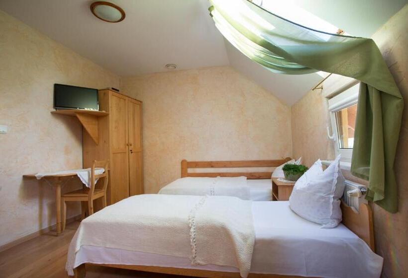 호스텔 Karczma Taberska