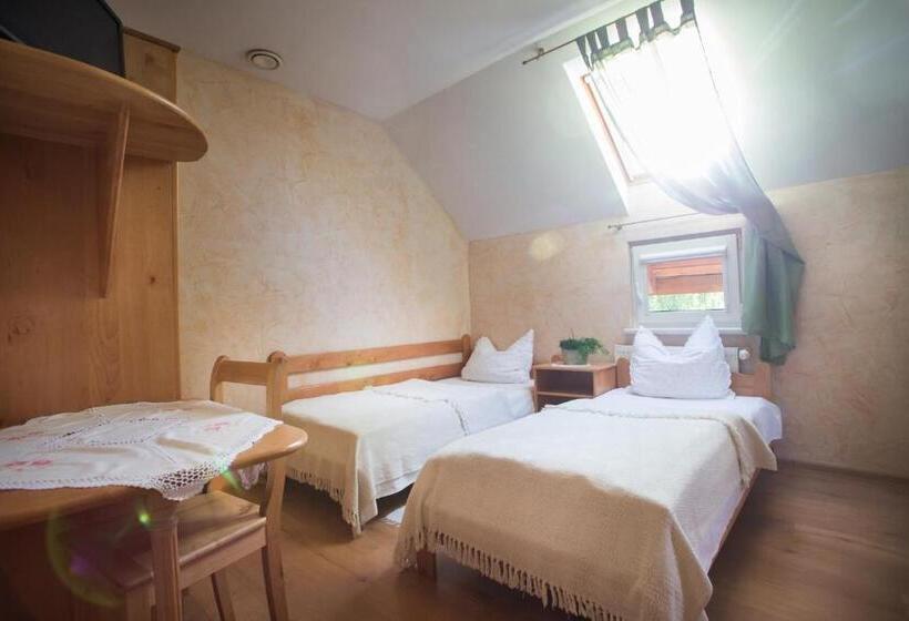 호스텔 Karczma Taberska