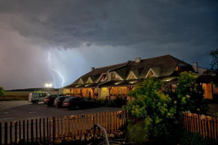 호스텔 Karczma Taberska