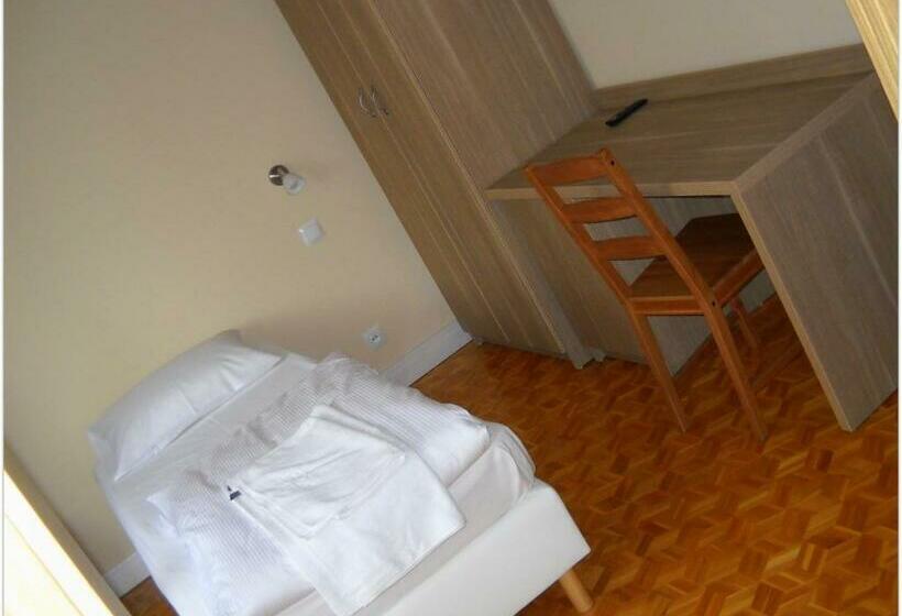 הוסטל Lavender   Restauracja I Pokoje Gościnne