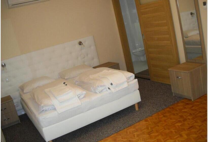 הוסטל Lavender   Restauracja I Pokoje Gościnne