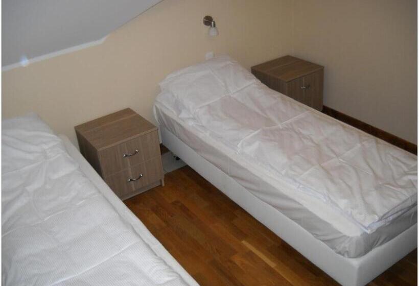 ユースホステル Lavender   Restauracja I Pokoje Gościnne