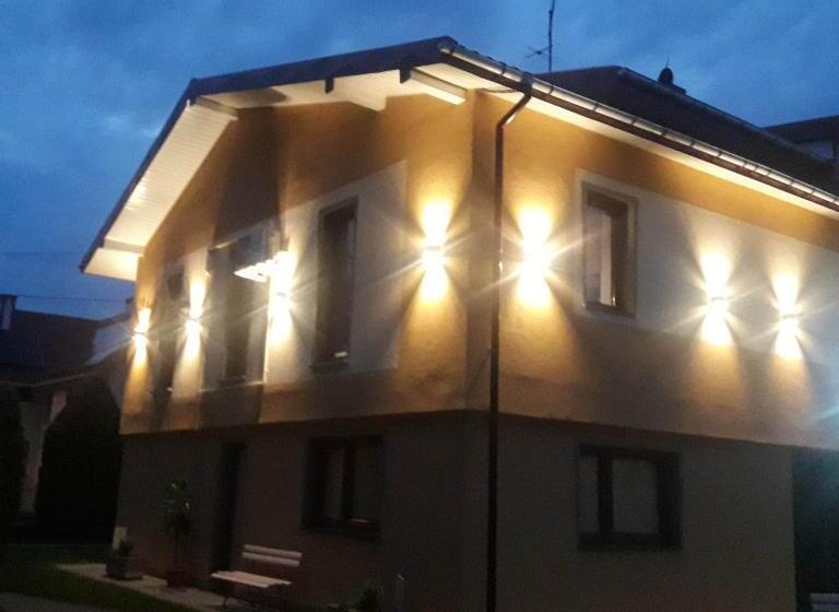 ユースホステル Noclegi I Restauracja Gracja