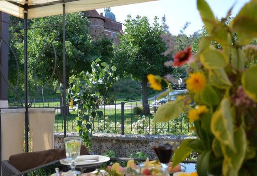 호스텔 Pod Wzgórzem Bed & Breakfast