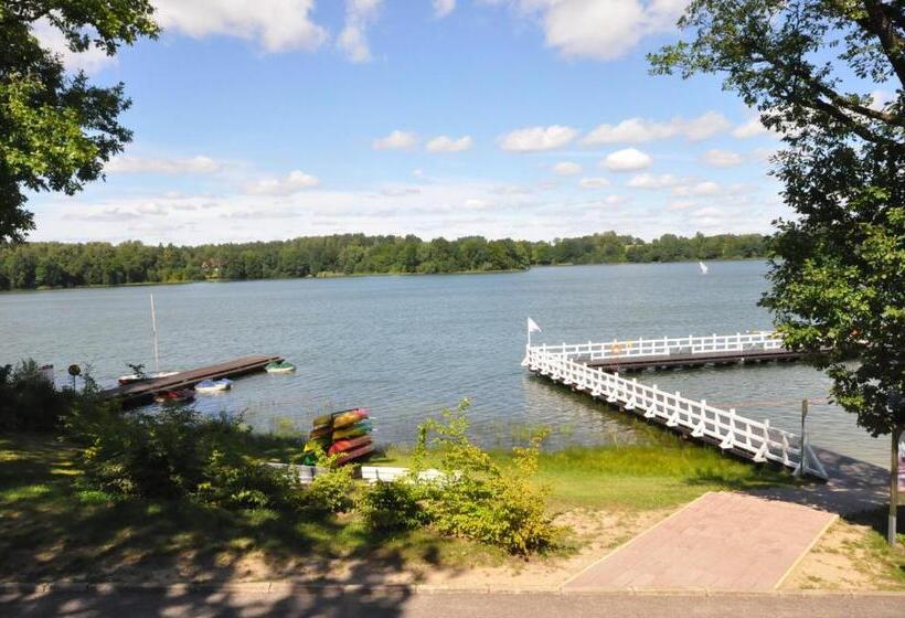 ユースホステル Pokoje Hotelowe Nad Jeziorem Jelen