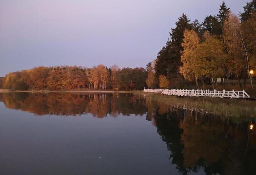 ユースホステル Pokoje Hotelowe Nad Jeziorem Jelen