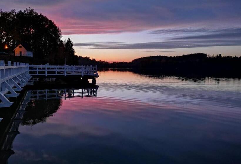 ユースホステル Pokoje Hotelowe Nad Jeziorem Jelen