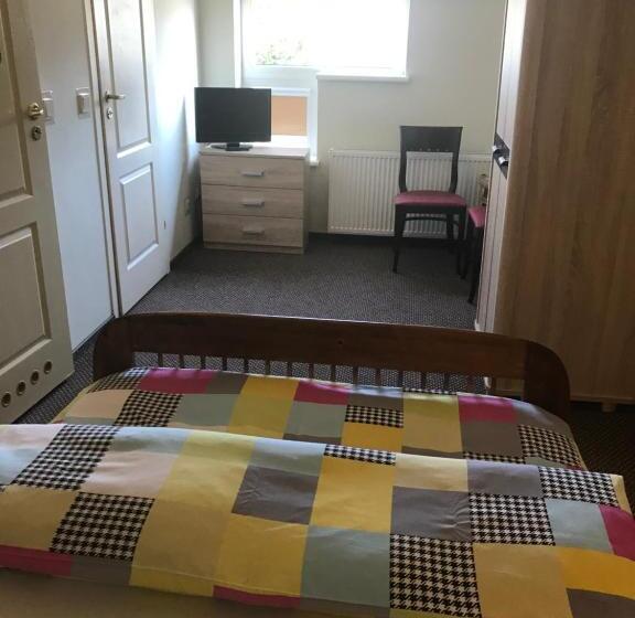 הוסטל Restauracja Zajazd Trefl