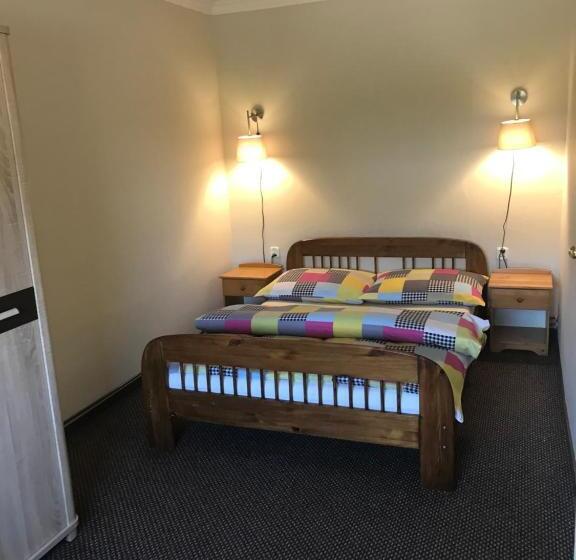 הוסטל Restauracja Zajazd Trefl