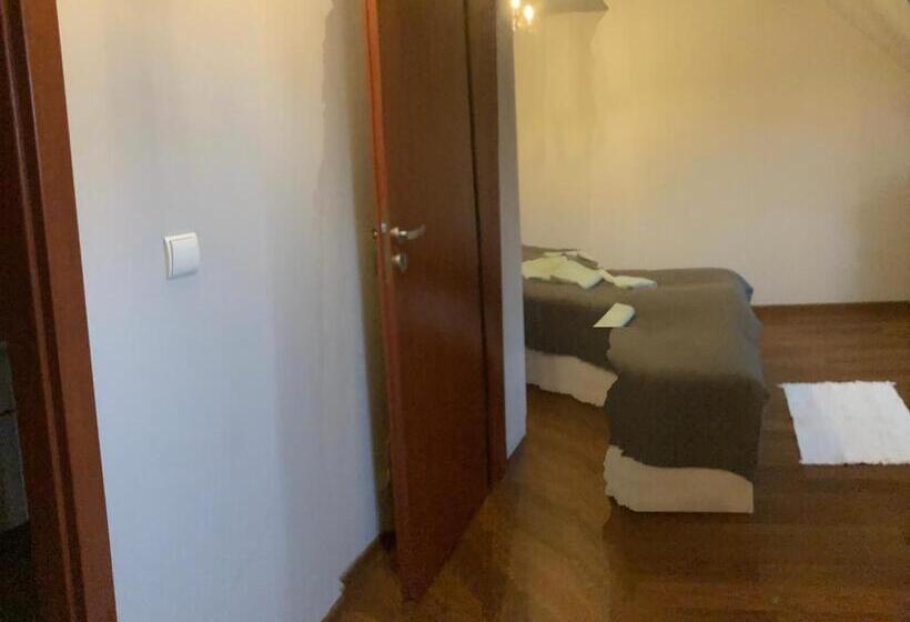 فندق صغير Restauracja  Zajazd Trzech Braci