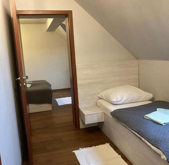 فندق صغير Restauracja  Zajazd Trzech Braci
