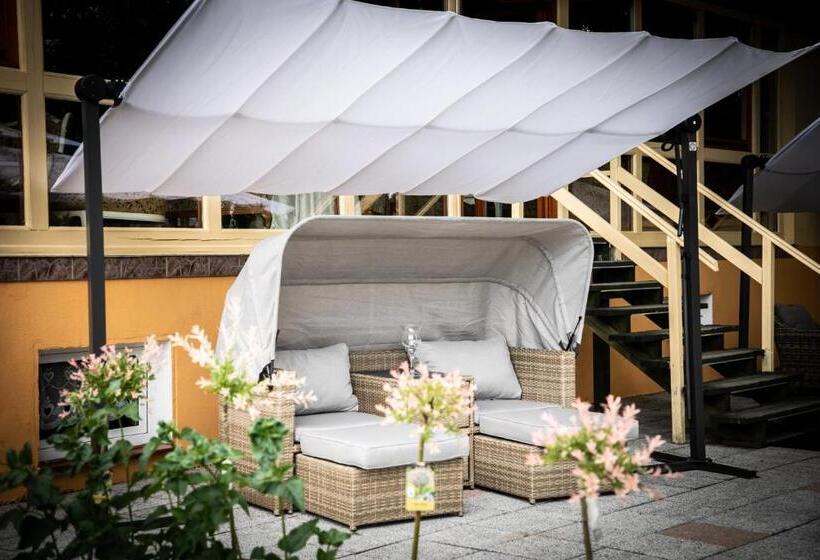 הוסטל Zajazd Bombonierka