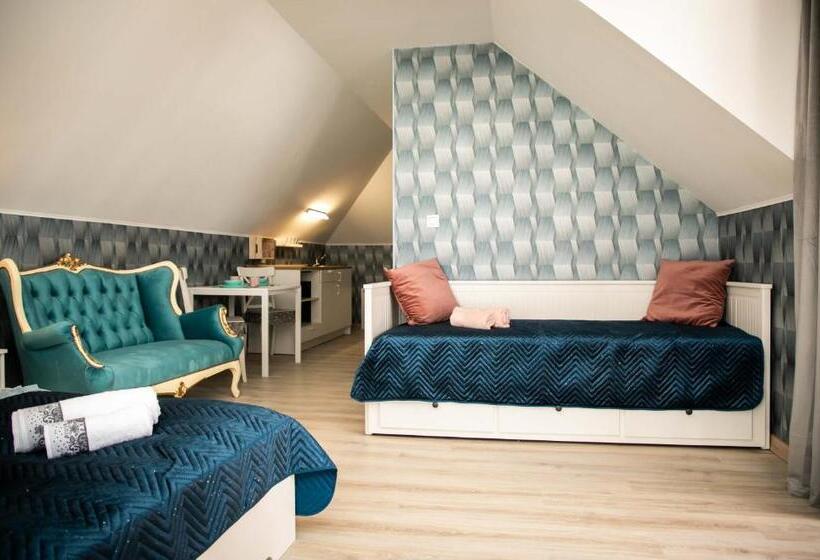 הוסטל Zajazd Bombonierka